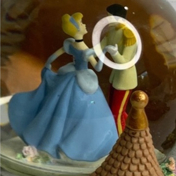 Disney snow globe Enchanted Castle Snow Globe with Clock - Picture 3 of 9